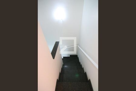 Casa à venda com 170m², 3 quartos e 4 vagasEscada