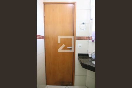 Casa à venda com 170m², 3 quartos e 4 vagasBanheiro do Quarto 2