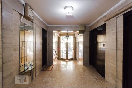 Studio à venda com 34m², 1 quarto e sem vaga Studio à venda com 34m², 1 quarto e sem vagaHall social