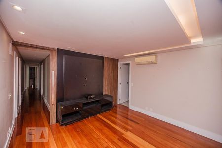 Apartamento à venda com 500m², 4 quartos e 4 vagas Apartamento à venda com 500m², 4 quartos e 4 vagasSala de Vídeo