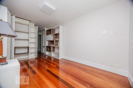 Apartamento à venda com 500m², 4 quartos e 4 vagas Apartamento à venda com 500m², 4 quartos e 4 vagasQuarto da Suíte 3