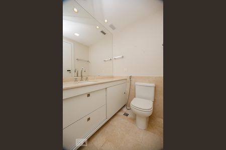 Apartamento à venda com 500m², 4 quartos e 4 vagas Apartamento à venda com 500m², 4 quartos e 4 vagasBanheiro do Quarto da Suíte 3