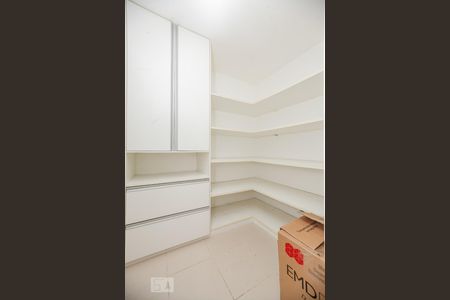 Apartamento à venda com 500m², 4 quartos e 4 vagas Apartamento à venda com 500m², 4 quartos e 4 vagasQuarto de Serviço 2