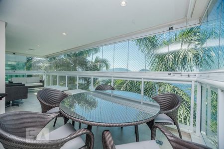 Apartamento à venda com 500m², 4 quartos e 4 vagas Apartamento à venda com 500m², 4 quartos e 4 vagasVaranda da Sala