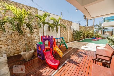 Apartamento à venda com 500m², 4 quartos e 4 vagas Apartamento à venda com 500m², 4 quartos e 4 vagasÁrea Comum - Playground