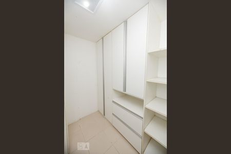 Apartamento à venda com 500m², 4 quartos e 4 vagas Apartamento à venda com 500m², 4 quartos e 4 vagasQuarto de Serviço 2
