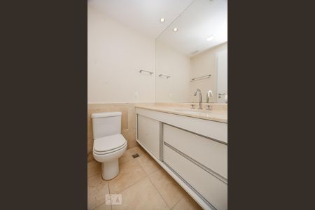 Apartamento à venda com 500m², 4 quartos e 4 vagas Apartamento à venda com 500m², 4 quartos e 4 vagasBanheiro do Quarto da Suíte 2