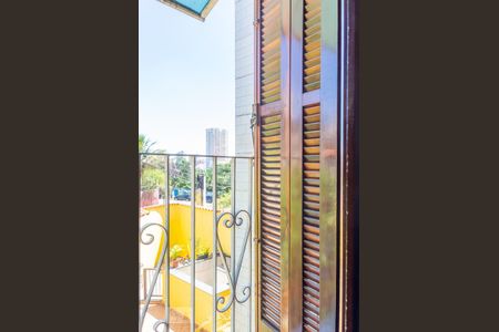 Casa à venda com 270m², 3 quartos e 3 vagas Casa à venda com 270m², 3 quartos e 3 vagasSacada