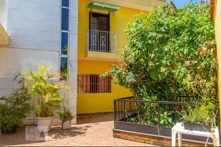Casa à venda com 270m², 3 quartos e 3 vagas Casa à venda com 270m², 3 quartos e 3 vagasHall social