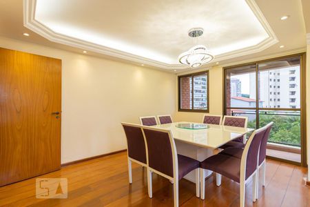 Apartamento à venda com 225m², 4 quartos e 3 vagas Apartamento à venda com 225m², 4 quartos e 3 vagasSala de Jantar
