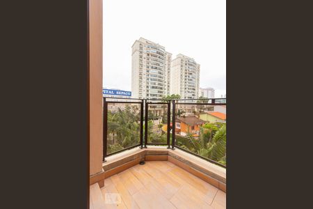 Apartamento à venda com 225m², 4 quartos e 3 vagas Apartamento à venda com 225m², 4 quartos e 3 vagasSacada Quarto 4