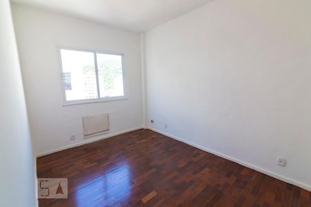 Apartamento à venda com 78m², 2 quartos e 2 vagas Apartamento à venda com 78m², 2 quartos e 2 vagasSuíte