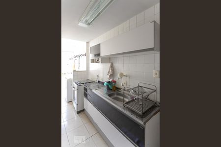 Apartamento à venda com 82m², 2 quartos e 1 vagaCozinha