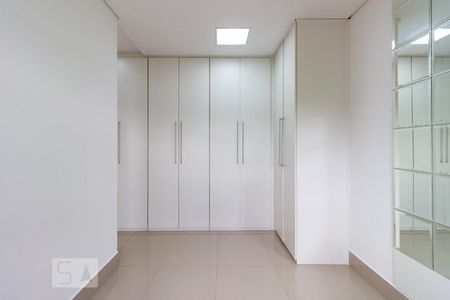 Apartamento à venda com 178m², 2 quartos e 2 vagas Apartamento à venda com 178m², 2 quartos e 2 vagasSuíte