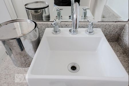 Apartamento à venda com 136m², 3 quartos e 2 vagas Apartamento à venda com 136m², 3 quartos e 2 vagasDetalhe do banheiro da suíte 1