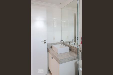 Apartamento à venda com 136m², 3 quartos e 2 vagas Apartamento à venda com 136m², 3 quartos e 2 vagasBanheiro da suíte 3