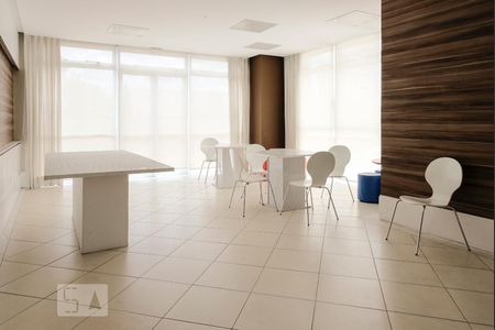 Apartamento à venda com 136m², 3 quartos e 2 vagas Apartamento à venda com 136m², 3 quartos e 2 vagasÁrea comum - Salão de festas