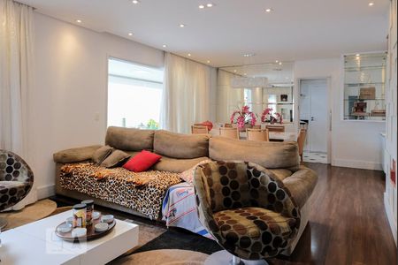 Apartamento à venda com 136m², 3 quartos e 2 vagas Apartamento à venda com 136m², 3 quartos e 2 vagasSala de estar