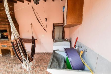 Casa à venda com 220m², 4 quartos e 2 vagas Casa à venda com 220m², 4 quartos e 2 vagasÁrea de Serviço