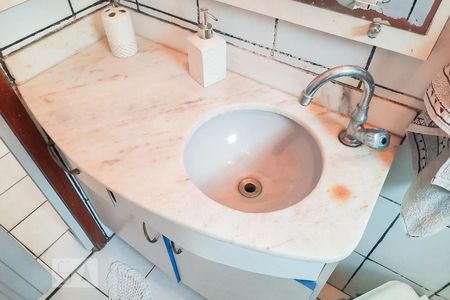 Casa à venda com 220m², 4 quartos e 2 vagas Casa à venda com 220m², 4 quartos e 2 vagasBanheiro 1