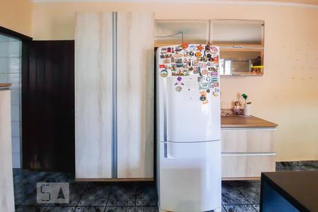 Casa à venda com 220m², 4 quartos e 2 vagas Casa à venda com 220m², 4 quartos e 2 vagasCozinha