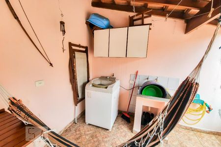 Casa à venda com 220m², 4 quartos e 2 vagas Casa à venda com 220m², 4 quartos e 2 vagasÁrea de Serviço