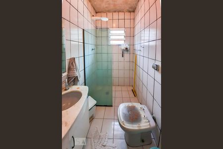 Casa à venda com 220m², 4 quartos e 2 vagas Casa à venda com 220m², 4 quartos e 2 vagasBanheiro 1