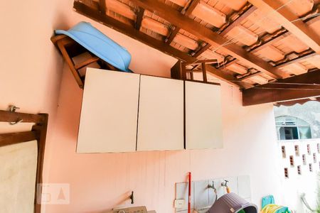 Casa à venda com 220m², 4 quartos e 2 vagas Casa à venda com 220m², 4 quartos e 2 vagasÁrea de Serviço