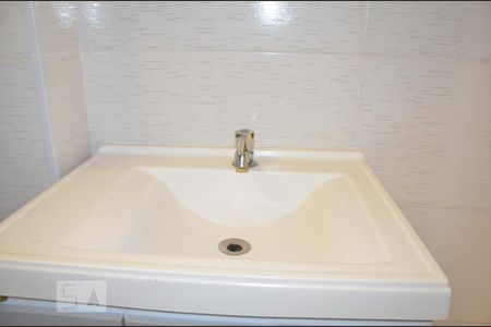 Apartamento à venda com 75m², 2 quartos e sem vagapia do banheiro