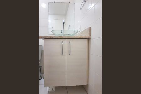 Apartamento à venda com 68m², 3 quartos e 2 vagas Apartamento à venda com 68m², 3 quartos e 2 vagasBanheiro da Suíte