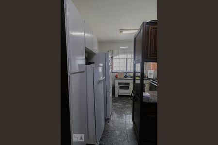 Casa à venda com 248m², 4 quartos e 6 vagasCozinha