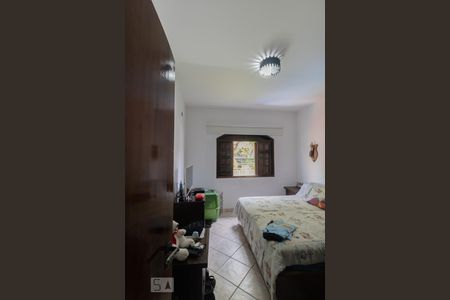 Casa à venda com 248m², 4 quartos e 6 vagasDormitório 1