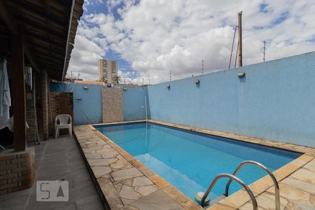 Casa à venda com 248m², 4 quartos e 6 vagasPiscina