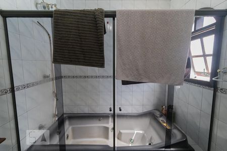 Casa à venda com 248m², 4 quartos e 6 vagasBanheiro da Suíte