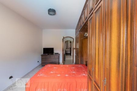 Casa à venda com 248m², 4 quartos e 6 vagasSuíte