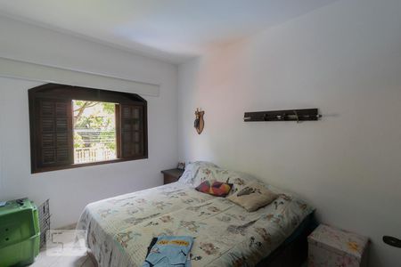 Casa à venda com 248m², 4 quartos e 6 vagasDormitório 2