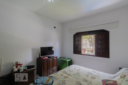 Casa à venda com 248m², 4 quartos e 6 vagasDormitório 2