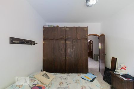 Casa à venda com 248m², 4 quartos e 6 vagasDormitório 2