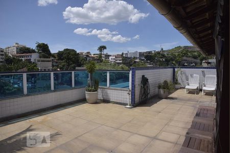 Apartamento à venda com 250m², 4 quartos e 2 vagasCobertura