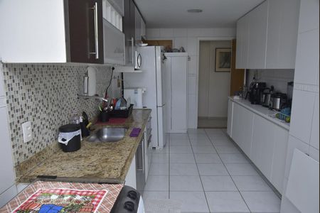 Apartamento à venda com 250m², 4 quartos e 2 vagasCozinha