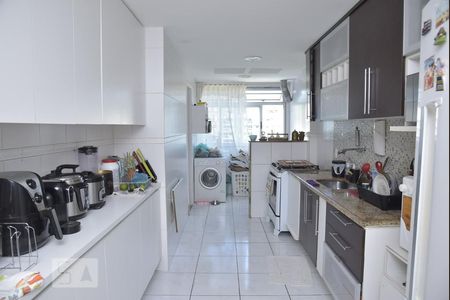 Apartamento à venda com 250m², 4 quartos e 2 vagasCozinha