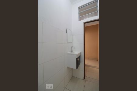 Casa à venda com 150m², 4 quartos e 2 vagasBanheiro 1