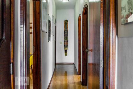 Apartamento à venda com 210m², 4 quartos e 4 vagasCorredor