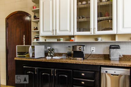 Apartamento à venda com 210m², 4 quartos e 4 vagasCozinha