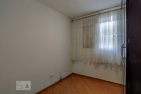 Quarto 1 de apartamento para alugar com 2 quartos, 55m² em Vila Silvestre, São Paulo