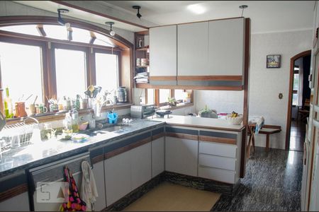 Casa à venda com 432m², 4 quartos e 6 vagasCozinha