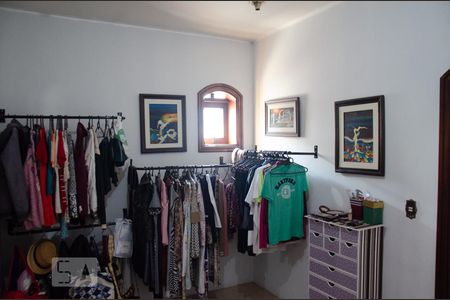 Casa à venda com 432m², 4 quartos e 6 vagasCloset da suíte 1
