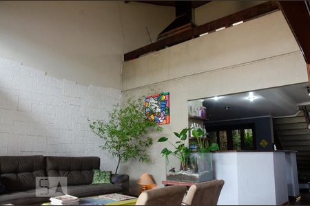 Casa à venda com 432m², 4 quartos e 6 vagasSala