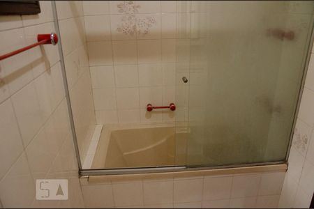 Casa à venda com 432m², 4 quartos e 6 vagasBanheiro da suite 3