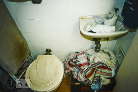 Apartamento à venda com 41m², 1 quarto e 1 vagaBanheiro 2